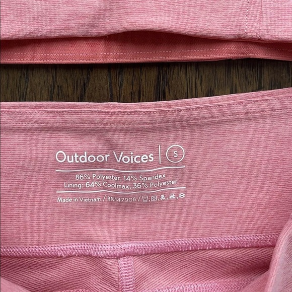 Outdoor Voices set NWOT bike shorts and crop top, size small - Picture 3 of 5
